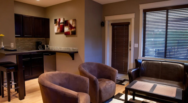 Beyond the Vineyards Bed & Breakfast, 预订 酒店 Kelowna 不列颠哥伦比亚省