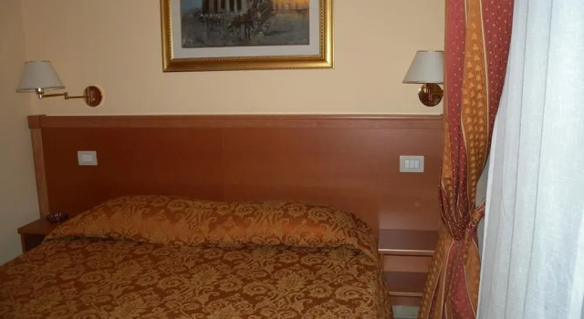 Sara B&B, Забронировать Отель Рим Лацио, рядом с Вокзал Термини