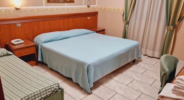 Трёхместный номер Standard Hotel Lento
