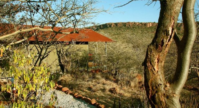 Двухместный номер Economy с балконом и с видом на горы Waterberg Wilderness - ONE Namibia