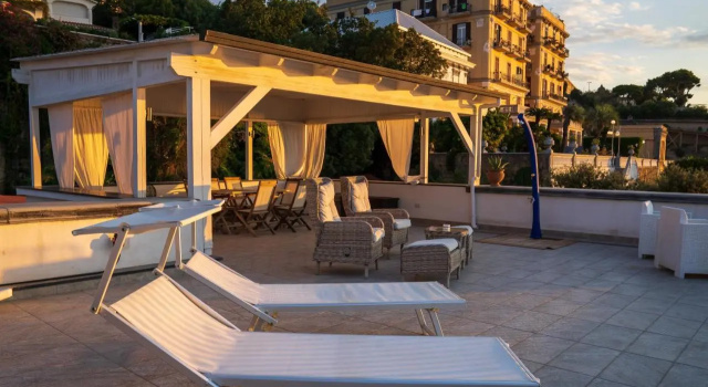 Le Stanze di Sissi - Luxury Suites, Book Bed and Breakfast Hoteller i Napoli med parkering, Parkering