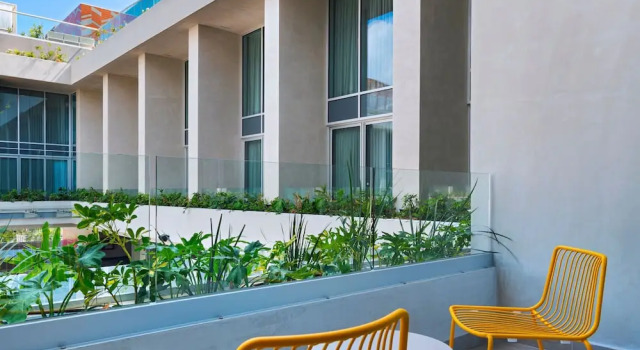 Четырёхместный номер Standard с балконом Aloft Playa Del Carmen