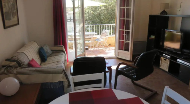 Très bel appartement T2 de 65 m2 avec terrasse vue sur port.