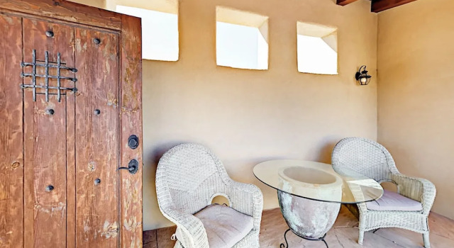 Custom-designed European-style Home 2 Bedrooms 1 Bathroom Home, Varaa Lomakoti Santa Fe New Mexico