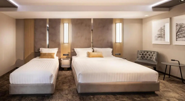 Трёхместный номер Standard -- ESTE PARK HOTEL -- part of Urban Chic Luxury Design Hotels - open since October 2022 - Parking - Compliments - next to Shopping & Dining - Mall Plovdiv