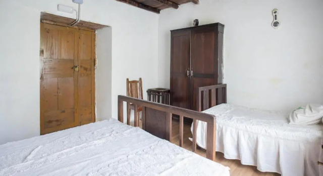 A Fonte das Bodas, Buchen Sie Pension Samos 