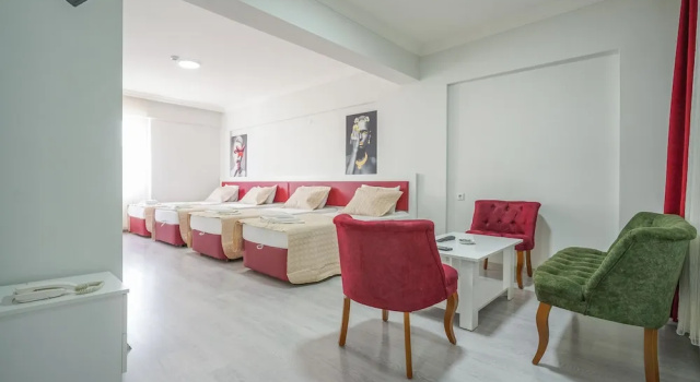 Четырёхместный номер Standard YAŞAM HOTEL