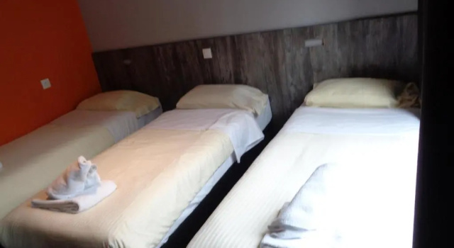 Трёхместный номер Standard Brxxl 5 City Centre Hostel