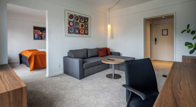 Juniorsuite med altan med byudsigt First Hotel Atlantic