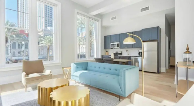 Студия Sleeps 16 4 Units, Steps to the French Quarter The Harlequin by Avantstay