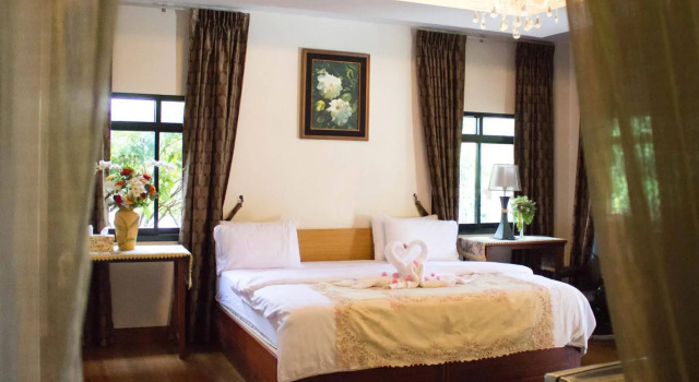 Yenjit Resort, Забронировать Курортный отель Отели Чаченгсау с парковкой, Парковка