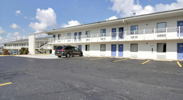 Motel 6-Middleburg Heights, OH - Cleveland, Buchen Sie Motel Middleburg Heights Ohio