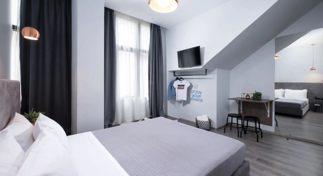Enattica Monastiraki Living