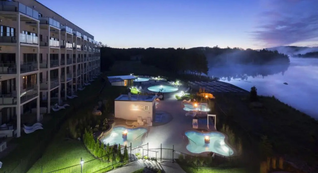 Люкс с видом на озеро Estérel Resort