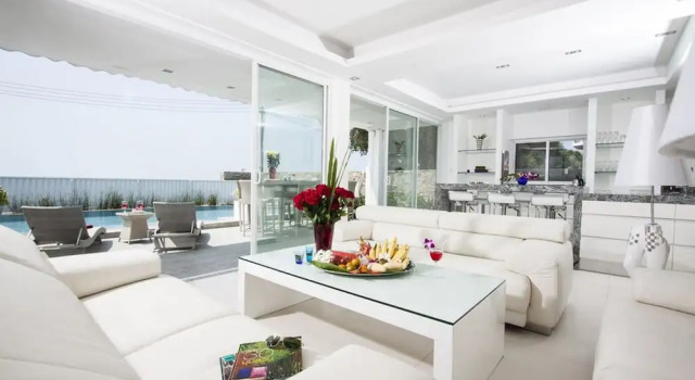 Villa 7th Heaven Beach Front
