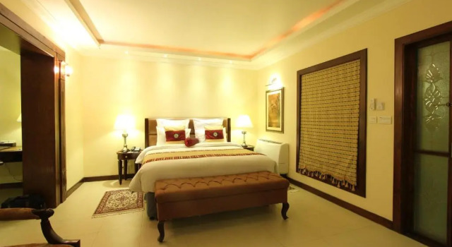 Полулюкс Falettis Hotel Lahore