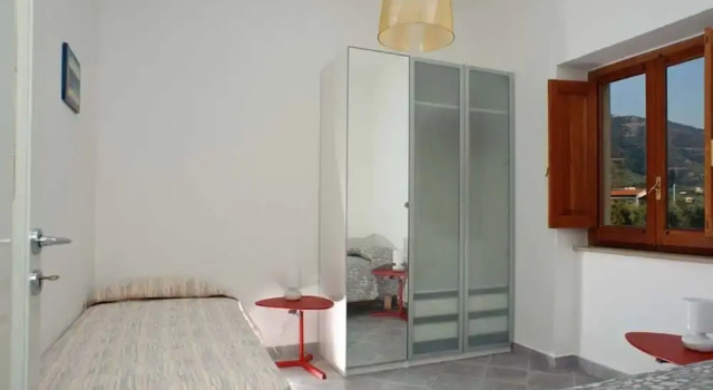 Вилла с балконом Detached Villa in an Excellent Location Near the Sea