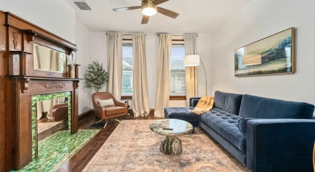 Люкс German Charm Suites Sleeps 8!