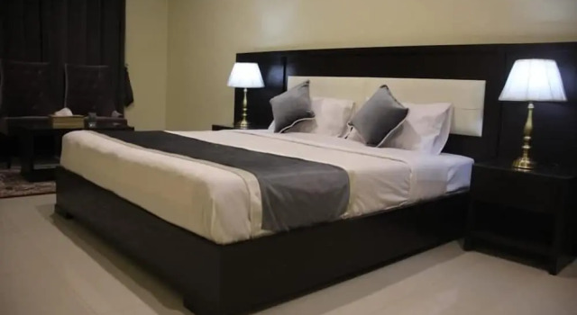 Marjan Hotel, Buchen Sie Hotel Rawala Kot Punjab Region
