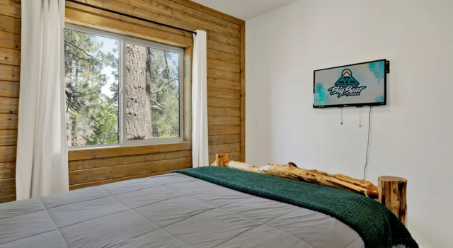 Alpine Chalet-1840 by Big Bear Vacations, Varaa Mökki Big Bear Lake USA