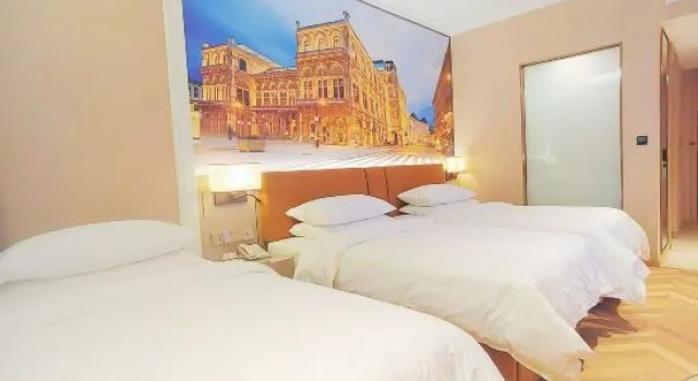Трёхместный люкс Deluxe Vienna Hotel (Cangzhou·Huanghua People's Hospital New Campus Branch)
