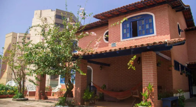 Hostel Villa Virtudes, Забронировать Хостел Гуарапари Эспириту-Санту, рядом с Culture House