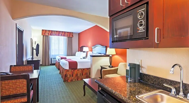 Люкс c 1 комнатой Holiday Inn Express and Suites Henderson by IHG