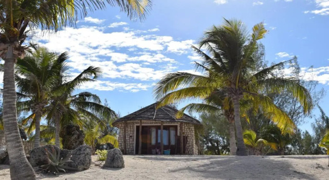 Трёхместное бунгало с видом на море Laguna Blu - Resort Madagascar