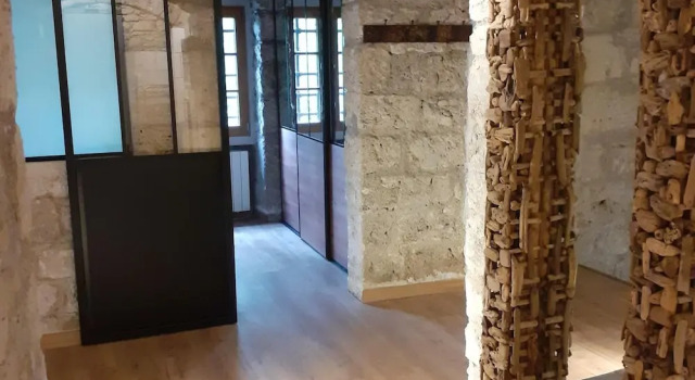 Коттедж Classic Renovated Castle Apartment With Swimming Pool