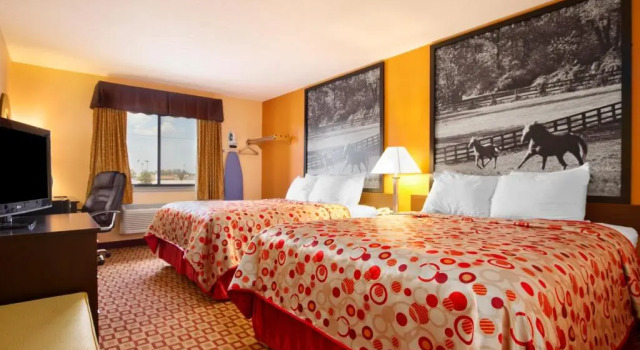 Четырёхместный номер Standard Super 8 South by Wyndham