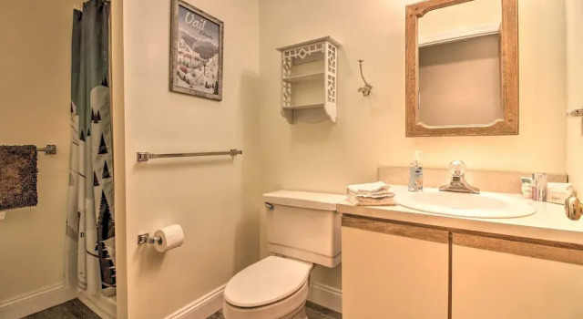 Апартаменты 2-story Townhouse - 1 Mi to Killington Ski Area!