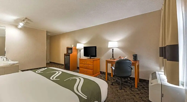 Двухместный люкс Quality Inn & Suites Portage Central