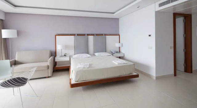 Одноместный номер Standard с балконом и с частичным видом на море Alimounda Mare Hotel