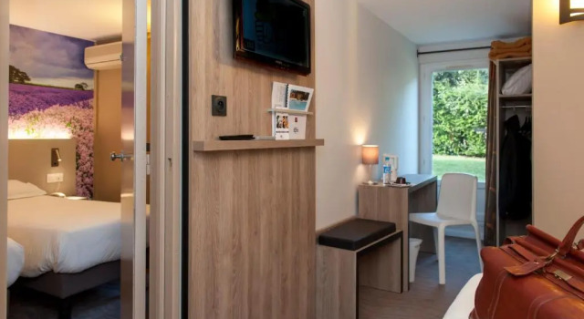 Семейный номер Standard Brit Hotel Avignon Sud Le Calendal