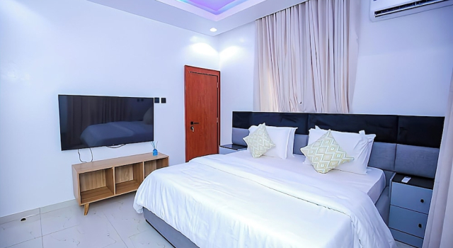 House of Card, Rezervovat Hotel Wellness hotely v Bwari, SPA