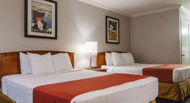 Четырёхместный номер Standard Best Western Palm Garden Inn