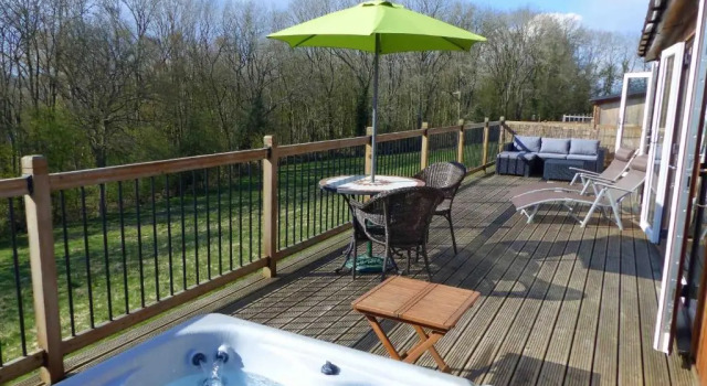 Ash Lodge - Romantic Luxury Hot Tub Break