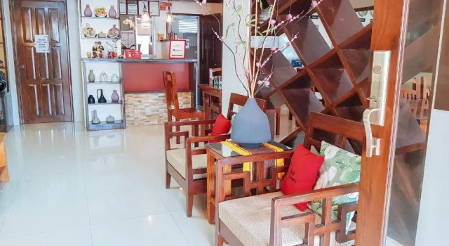 RedDoorz @ Caimito Drive Dampas