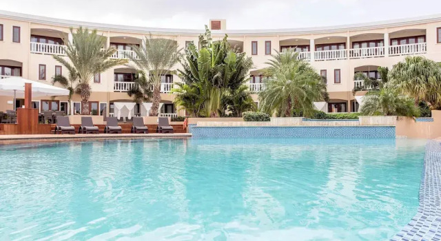 Апартаменты Chic Apartment Surrounded by Tropical Garden