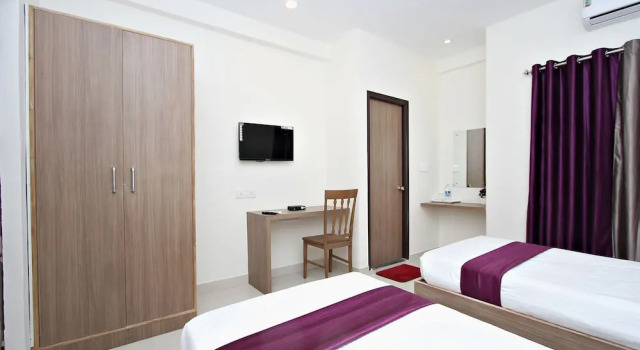 OYO 8739 Melody Inn Bellandur, Забронировать Отель Бангалор штат Карнатака, рядом с Озеро Белландер