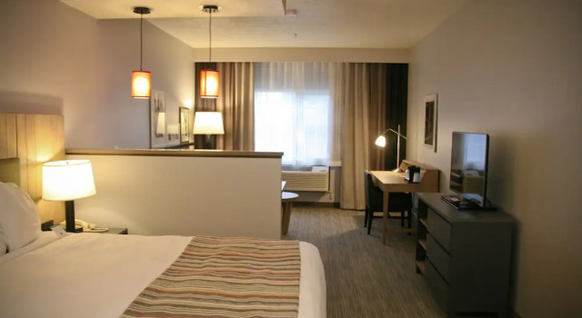 Двухместный люкс Country Inn & Suites by Radisson, Prineville, OR