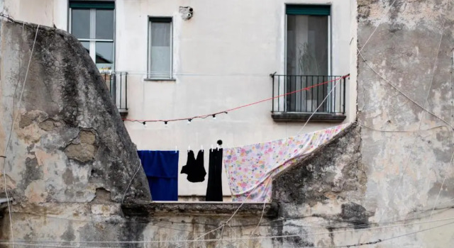 Vico Fico nel centro di Napoli, Забронировать Отель Неаполь - исторический центр Неаполь, рядом с Церковь Пио Монте делла Мизерикордия