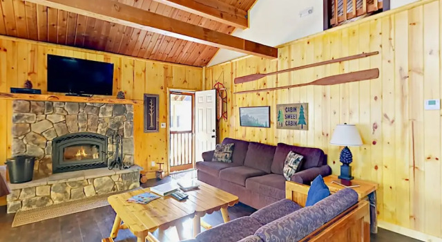 880 Edgemoor Rd Cabin