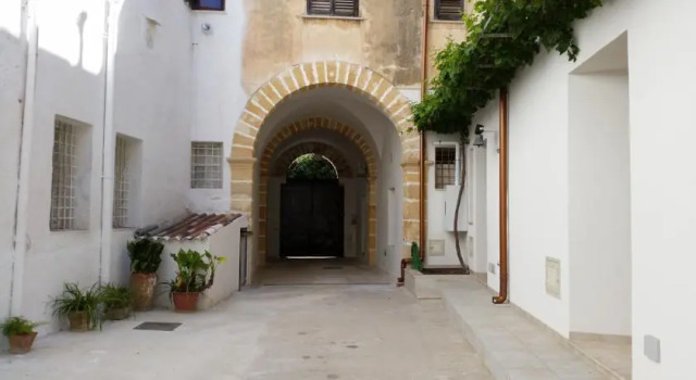 Regina Della Casa, Buchen Sie Hotel Marsala 