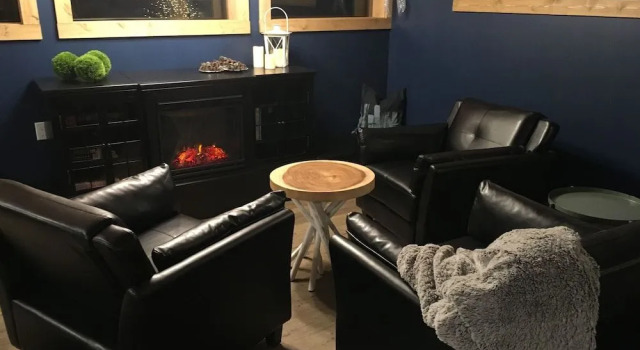 Pinewood Inn, Buchen Sie Hotel Golden British Columbia