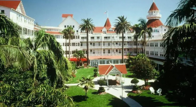 Hotel del Coronado, Curio Collection by Hilton, Забронировать Отель Коронадо Сан-Диего, рядом с Lamb's Players Theatre