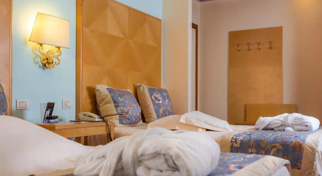 Четырёхместный номер Standard Hotel Luna Riccione e Aqua Spa Only Adults +12