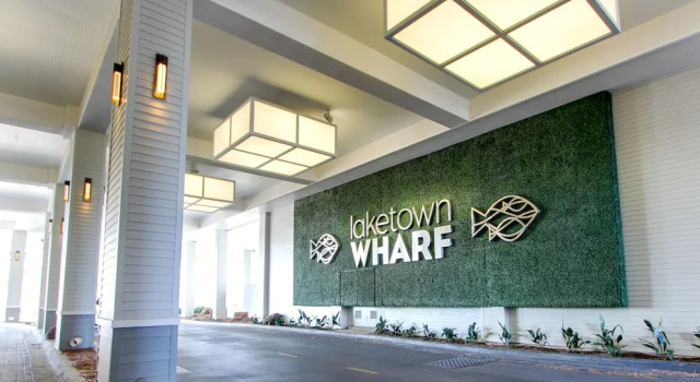 Laketown Wharf Resort by Panhandle Getaways, Забронировать Курортный отель Курортные отели Панама-Сити, рядом с Coconut Creek Family Fun Park, Курортный отель