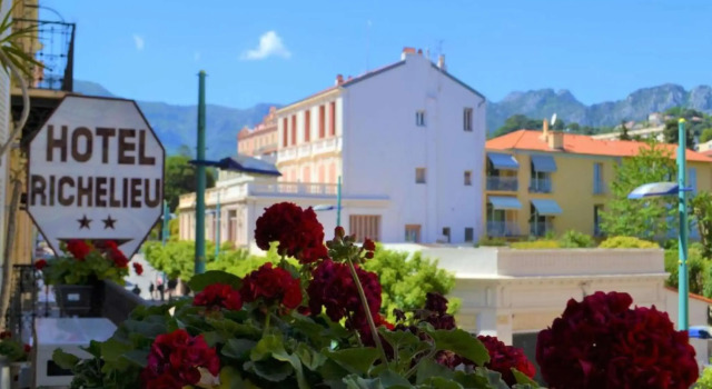 Hôtel Louvia