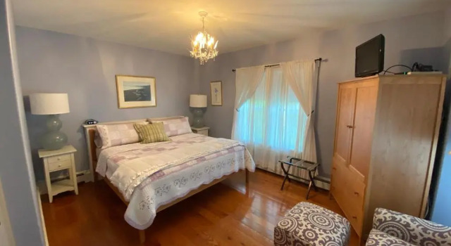 Люкс James Place Inn Bed and Breakfast